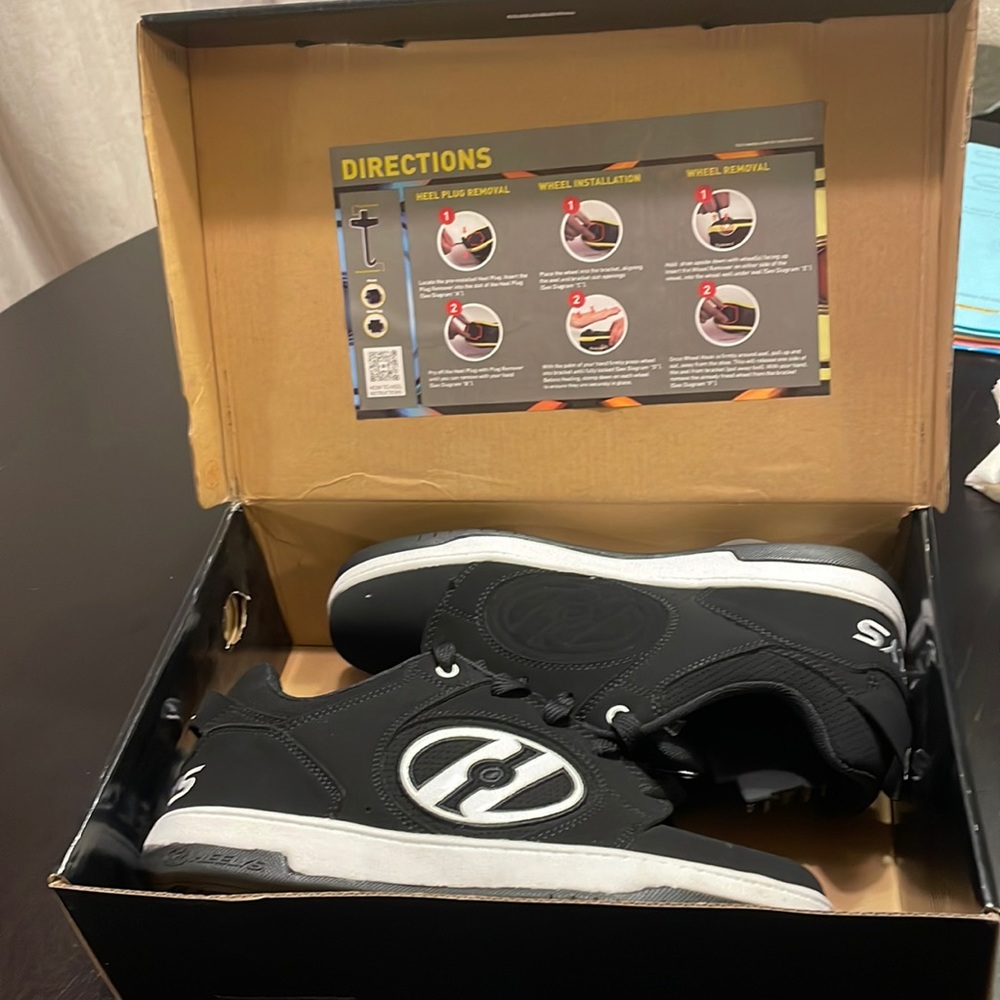 Heelys- Voyager Black & White size 9,  brand new in box!